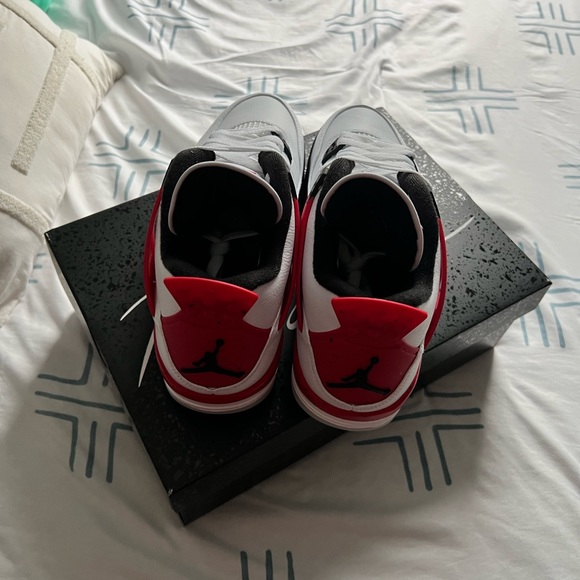 Jordan 4 red cements - Picture 1 of 5